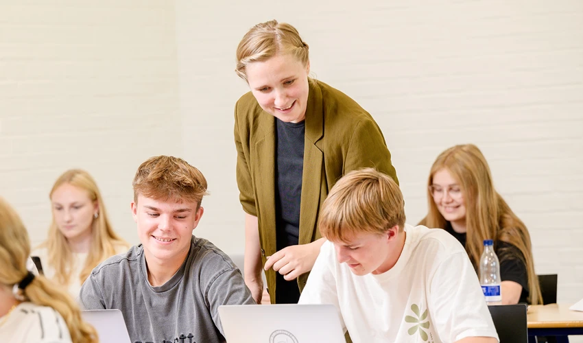 underviser i gymnasiet